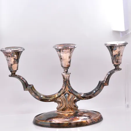 Ljusstake med fylld botten David Andersen höjd 16 cm, silver 830/1000. Vikt: 559 g