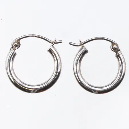 Örhängen vitguld paret,diameter ca 13.5 mm,14k. Vikt: 0,6 g