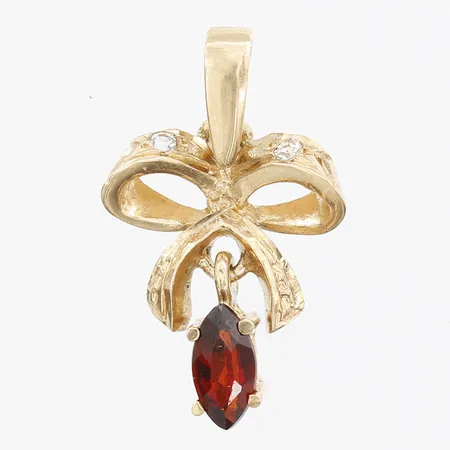 Hänge med röd och vita sten, längd 19mm, bredd 12mm, 18K Vikt: 1,2 g