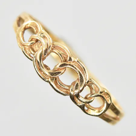 Ring Bismarck stl:16½ bredd 2-5 mm, 18K. Vikt: 1,1 g