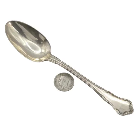 Matsked silver + mynt 80%, sked med gravyr  Vikt: 54,6 g