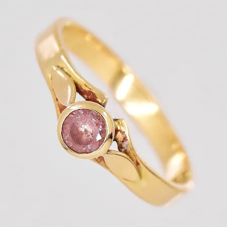 Ring stl:16½ nagg rosa sten 18K Vikt: 2,2 g