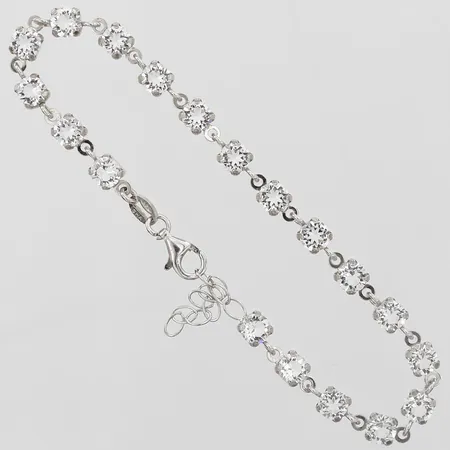 Armband med vita stenar, ställbar längd 17,5-20cm, bredd 4mm, silver 925/1000 Vikt: 4,7 g