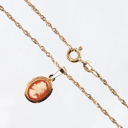 Collier med caméhänge,längd ca 35 cm,bredd ca 0.7 mm,18k. Vikt: 1,8 g