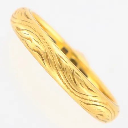 Ring mönstrad stl:18½, bredd:3,9mm, gravyr, 18K Vikt: 5,1 g