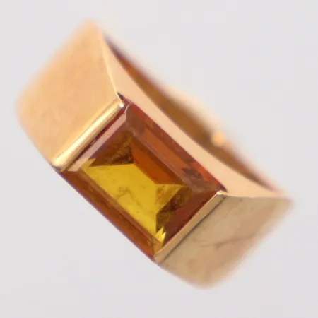 Ring troligtvis Citrin stl:18¼, år 1964, 18k  Vikt: 3,7 g