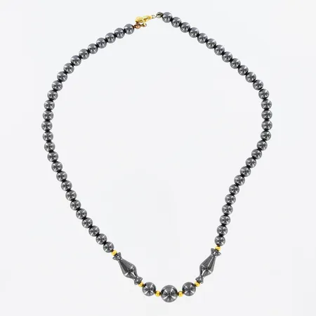 Collier med Hematit kulor, längd:45cm, guldfärgad metall, bredd:6-10mm.