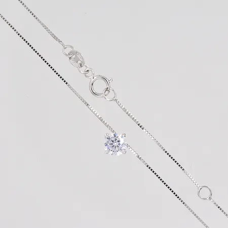 Kedja Venezia vitguld längd 42-45cm bredd 0,6mm hänge vit sten Ø 4,8mm Guldfynd 18K Vikt: 1,6 g