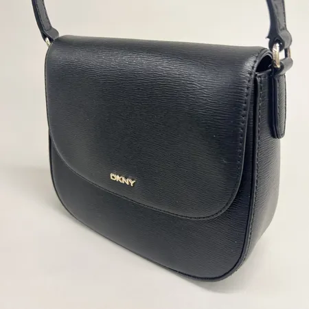 Axelremsväska DKNY, bredd 19cm, höjd 16,5cm, svart, logotygfoder