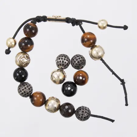 Armband med berlocker i silver Nialaya  trasigt bruttovikt: 36,3g Vikt: 36,3 g