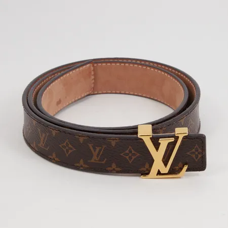 Bälte Louis Vuitton monogramcanvas, monogramspänne i gulmetall, referensnr: M9781X, märkt 75/30, CT1109, total längd 91cm, bredd 25mm, smärre slitage webbkvitto 2020, dustbag, kartong.