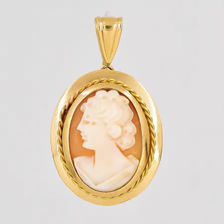 Hänge Kamé längd 32mm inklusive ögla bredd 19mm Bengt Hallberg Guldsmeds AB18K Vikt: 3,4 g