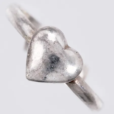 Ring hjärta stl: ca 13 bredd: ca 1-5mm silver 925/1000 Vikt: 0,8 g
