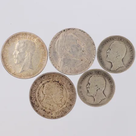 5 mynt, olika valörer, silver 800/1000  Vikt: 59,4 g