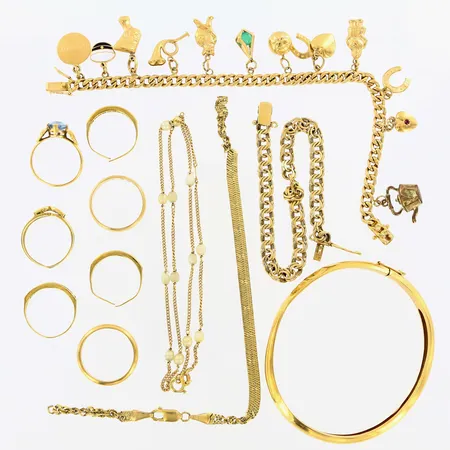 Diverse guld defekter gravyrer 18K  Vikt: 60,2 g