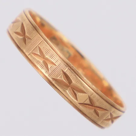 Ring stl:18, bredd 4mm, 14K Vikt: 2 g