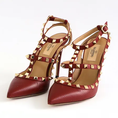 Ett par klackskor Valentino Garavani "Rockstud", Made in Italy, stl 37½, klackhöjd ca 10cm, bruksslitage, med box, dustbags och extra nitar