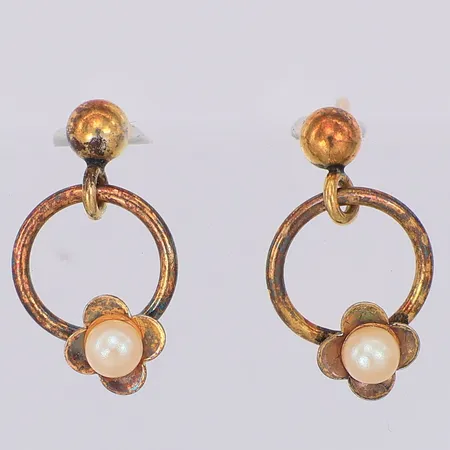Silverörhängen förgyllda med pärla 14mm, ostämplade Vikt: 0,9 g