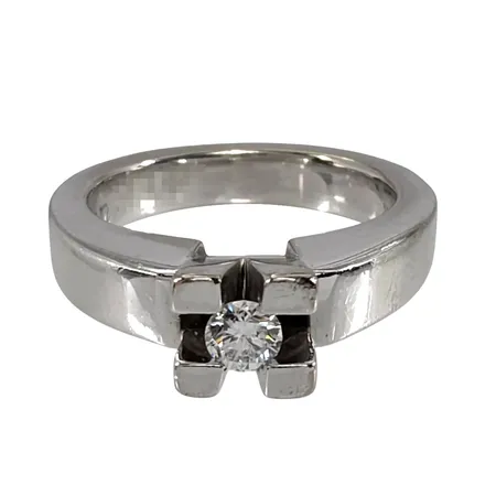 Diamantring, 18K vitguld, Diamant 0,18ct - stämplat på skenans insida, stl:17,0 mm, bredd 4-6 mm, invändig gravyr Vikt: 12,5 g
