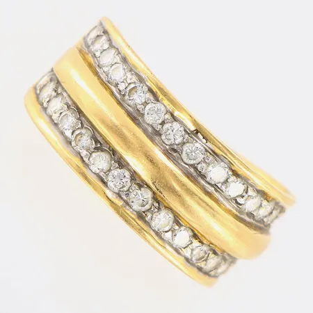 Ring med diamanter 32x0,01ct, stl:17¾, defekt, 18K Vikt: 6,4 g