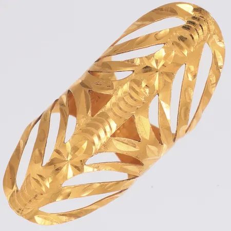 Ring genombruten dekor, stl:18, bredd 45mm, 21K Vikt: 5,2 g