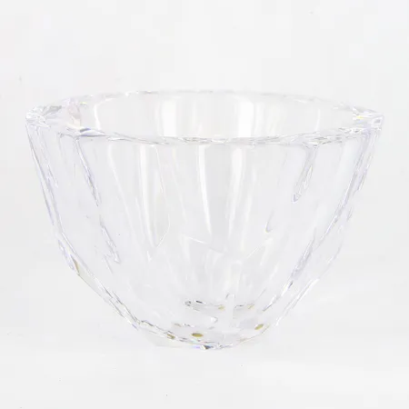 Skål Orrefors Ø13cm, höjd:ca8,5cm signerad, etikettmäkt, nagg Skickas med paket.