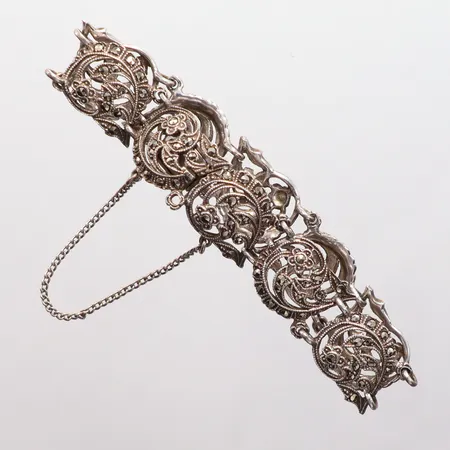 Armband med markasiter, längd 18cm, bredd  säkerhetskedja, kistlås, silver 830/1000 Vikt: 22,4 g