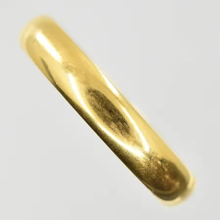 Ring stl:20 bredd 4 mm, 18K. Vikt: 3,8 g