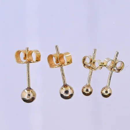 Örhängen Ø3-4 mm, 9K. Vikt: 0,8 g