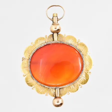 Hänge/brosch längd 45mm inklusive ögla bredd 32mm naggad sten 14K Vikt: 7,6 g