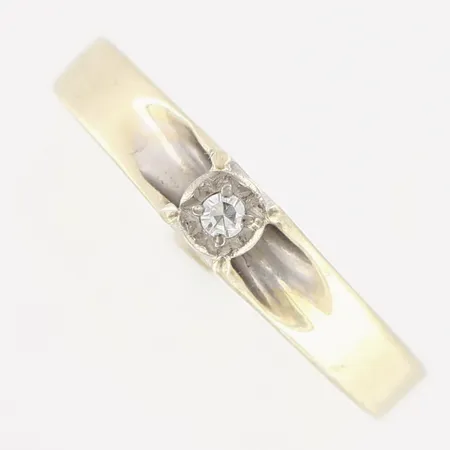 Ring vitguld med diamant 0,01ct, stl:16¼, skev, 18K Vikt: 1,7 g