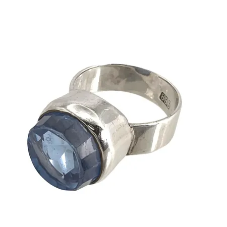 Retro Ring silver 835/1000 blå sten, stl:16,0 mm, bredd 5,5-13 mm, uppbyggnad 10 mm, fint skick  Vikt: 5,9 g