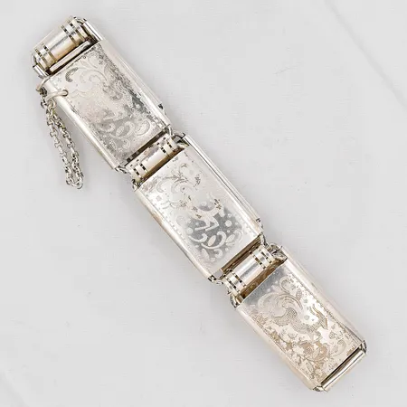 Armband mönstrad längd 18cm bredd 15,6 säkerhetskedja silver 830/1000 Vikt: 25,7 g