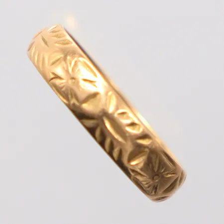 Ring stl 19¼, gravyr 18K Vikt: 5,4 g
