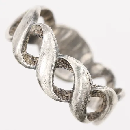 Ring stl:16½, bredd 7mm, ostämplat silver  Vikt: 2,5 g
