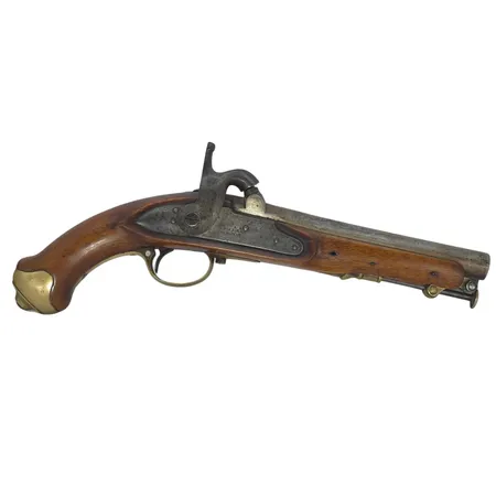 Slaglåspistol England, konverterad från flintlås m/1808 (kavalleri), konverterad 1853, längd 35,5 cm, stämplad på pipa, slaglåset med stämpel "FABB R IN TORINO", stock i valnöt, bälteshake, fungerande mekanismer, samtliga detaljer ursprungliga och tillhörande, fint skick och patina, vikt strax över 1200 gram