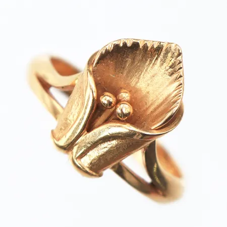 Ring Thom Wirén Kristinehamn,storlek 16 ½ mm,bredd 3-14 mm,18k. Vikt: 5,2 g