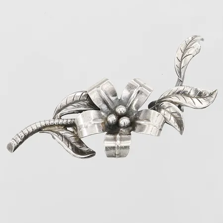Brosch Ge-Kå Kaplan år 1952, längd 52mm, bredd 20mm, silver 830/1000 Vikt: 5,2 g