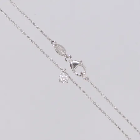 Kedja längd 42cm, bredd 0,5mm, hänge briljantslipad diamant 0,15ctv, W(H)/VS, Hugo Strömdahl, Stockholm, vitguld 18K, originalask, box Vikt: 2 g