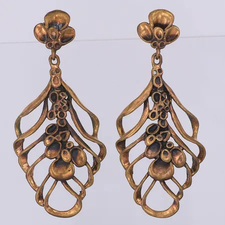 Bronsörhängen Hannu Ikonen Lava 63 x 27mm, silverstoppar