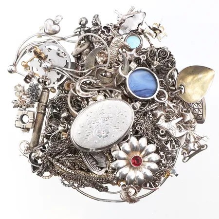 Diverse silversmycken,830-925/1000. Vikt: 213 g