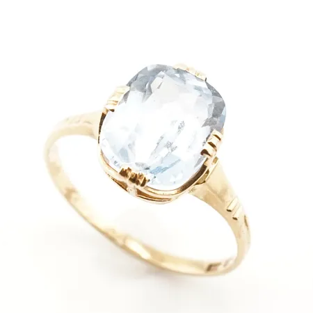 Ring m blå sten, stl 16½(51), 11mm x 9mm, 18k, sliten gravyr Vikt: 2,4 g