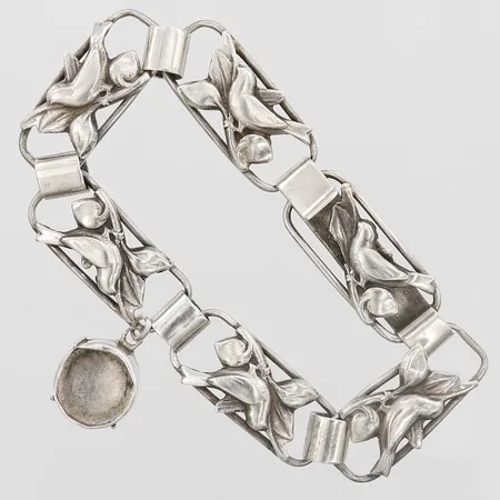 Armband med berlock längd 16,5cm, bredd 11-28mm, Lundquist Ab BAF år 1948, silver 830/1000 Vikt: 12 g