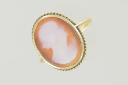 Ring camé stl 16½ mm höjd 17,7 mm 18K Vikt: 2,3 g