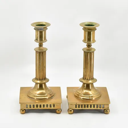 Ljusstakar gustaviansk stil, Grillby Metallfabrik, mässing, höjd ca 18cm, modell No 92 A, kannelerad kolonn, ca 1900-talets första hälft. Vikt: 0 g