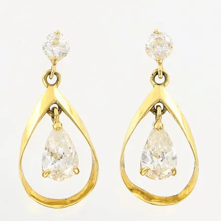 Ett par örhängen vita stenar, 19x8mm, GHA, 1 stopper i metall, 18K Vikt: 1,2 g