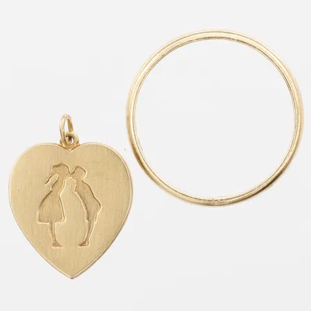 Hänge och ring, gravyr, 18K  Vikt: 5,5 g