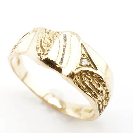 Ring, stl 21(66), bredd 9mm, 18k Vikt: 5,7 g