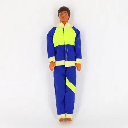 Ken docka 1983 Mattel Inc usa, med skidkläder, brukslitage