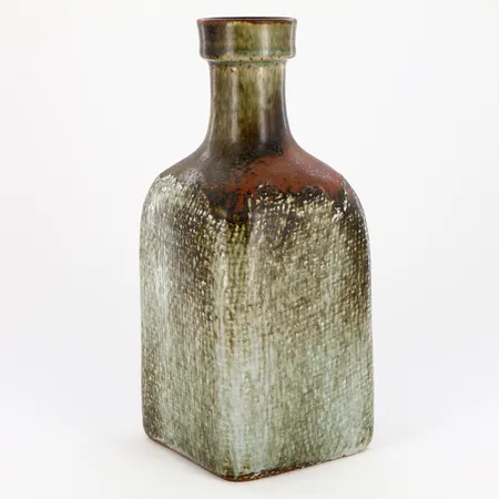 Vas Stig Lindberg Gustavsberg, stengods höjd:20cm, signerad Vikt: 0 g